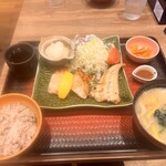 大戸屋ごはん処 大宮すずらん通り店 - しまほっけともろみチキンの炭火焼き