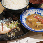 津久紫 - 「サービスランチ 650円」、1/6(火)は「おいしい寒鯖の照煮とロールキャベツカレー煮のライスセット」