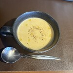 洋食屋 ポルコ - キャベツとベーコンの日替わりスープ