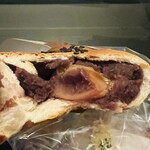 渡邊ベーカリー - 梅干しあんぱんの中