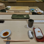 すし善 - カウンター目線風景