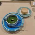 すし善 - デザート（左：抹茶のパンナコッタ／右：バニラモナカ）