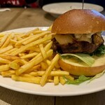 SALON BUTCHER & WINE - 