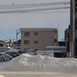 こく一番 ラーメン みどりや - 向かい側駐車場