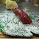 小判寿司 - 赤身。