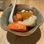 とんかつ ひこのや - 三浦野菜のピクルス