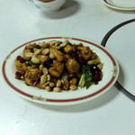 八珍小吃 - 鶏肉ナッツ炒め