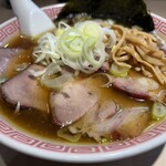 まるえ中華そば 巣鴨 - このボリューム！