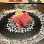 徳ㇵ本也 - 間人港のマグロ 辛味大根と茎