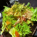 酒呑倶楽部 つなよし - No2「彩り野菜のパリパリ麺のサラダ」