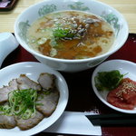 元祖タマユラーメン - タマユラーメン＋トッピングは別皿（チャーシュー、明太子）