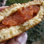 御菓子司 喜楽屋 - 「にんじんの華（人参どら焼き）」