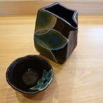 小判寿司 - 酒器。