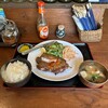 大衆食堂ヒザコシ