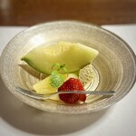 日本料理･鍋料理 おおはた - メロン・林檎杏露酒煮・苺・パインコンポート