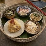 yaab thai - 前菜3人分です。詳細はメニューで。