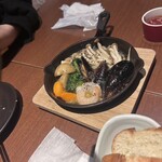 チーズとお肉の個室バル くれいじーグリル - 