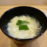 小判寿司 - 白魚のかき玉汁。