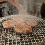 炭火焼肉ホルモンさわいし - 