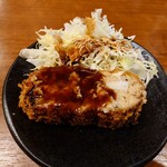鴨料理 呂尚 - メンチカツはソースをかけていただきます