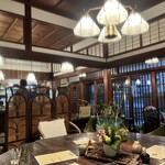 信濃屋 - 和モダンな店内