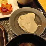 窯焼和牛ステーキと京のおばんざい 市場小路 - 蒸し豆腐（おかわり自由）