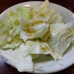 鶴亀 - お通し(塩だれキャベツ) 200円(税込)(2026年1月22日撮影)