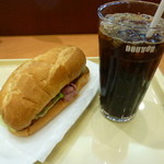 ドトールコーヒーショップ - 料理写真:贅沢ミラノサンド「炭火焼ローストビーフ」+アイスコーヒー