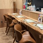 黄金出汁とろろ専門割烹 ウチスルベ - 