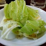 鶴亀 - お通し 200円(税込)(2025年12月26日撮影)