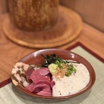 黄金出汁とろろ専門割烹 ウチスルベ - 