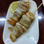 鶴亀 - 豚バラ２本 300円(税込)(2025年12月26日撮影)