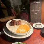 カルネジーオ イースト - 