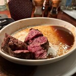 カルネジーオ イースト - 