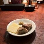 カルネジーオ イースト - 