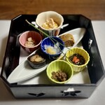 日本料理･鍋料理 おおはた - 卵豆腐・鰊昆布巻き・牛肉しぐれ煮・子持ち鮎煮浸し・うの花・皮鯨酢味噌・沖縄水雲 