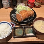 とんかつ檍 銀座8丁目店 - ランチロースカツ定食