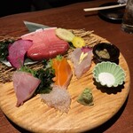 十方夷第 本店 - 写真上にあるのが「本鮪断面刺し」