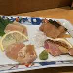 焼鳥 はちまん - 鳥刺し4種　ささみ　だきみ　もものたたき　昆布締め