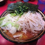 大ラーメン￥８９０＋キャベツ９０＋もやし￥３０ 
