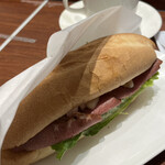 ドトールコーヒーショップ ビーンズ新杉田店 - トリュフ香る ミラノサンド 炭火焼きローストビーフ ～カマンベールチーズ～(415kcal)