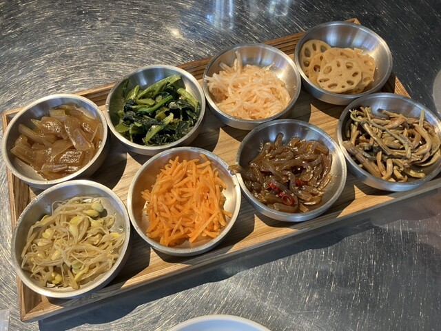 8種のおかず食べ放題♪』by くららママ : 韓国食堂ヌルンジ 立川