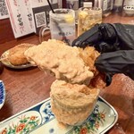 焼鳥どん 立川店 - 唐揚げディップを食べるところ