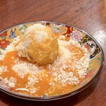 焼鳥どん 立川店 - 白雪タルタル卵 卵黄ソースがけ グラナパダーノ