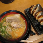 四天王 - 料理写真:餃子特別セット