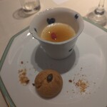 鴻臚 - 丸いカルメラ？みたいなやつ美味しかったー