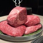 うし松 - 但馬玄と特産松阪牛のプレゼンテーション