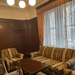 明治安田CAFE 丸の内 - 館内