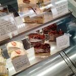 パティスリー イル・プルー・シュル・ラ・セーヌ - 