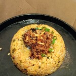 青山シャンウェイ 渋谷 - 黒チャーハン混ぜる前